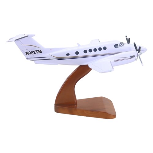 Beechcraft Super King Air 200 Custom Aircraft Model - View 6