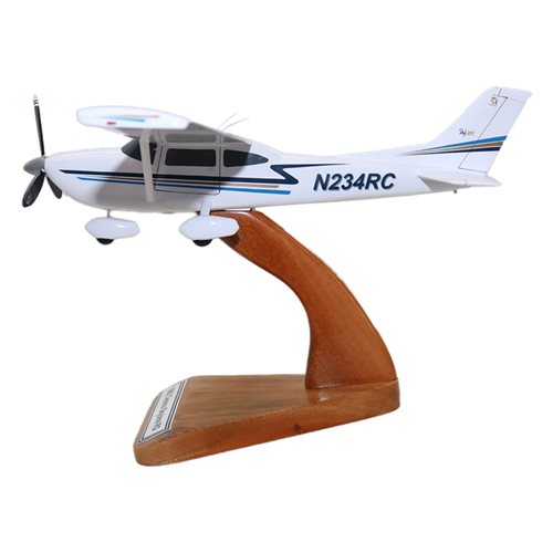 Cessna 182RG Custom Aircraft Model - View 2