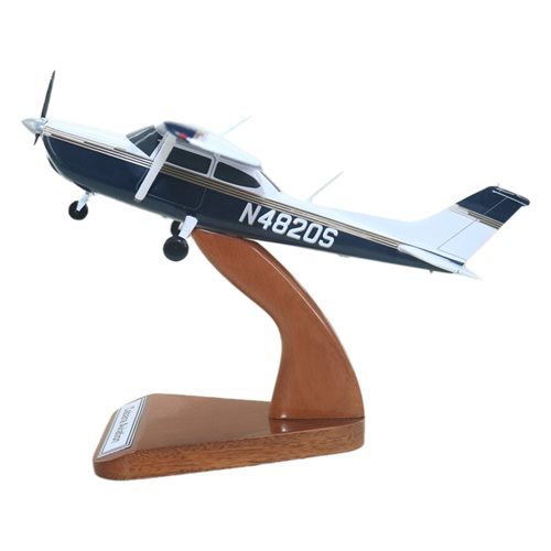 Cessna 182RG Custom Aircraft Model - View 3