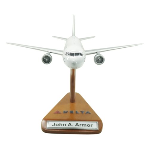 Delta Air Lines B767-400ER Custom Aircraft Model - View 3