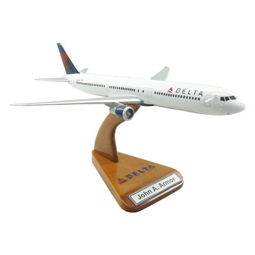 Delta Air Lines B767-400ER Custom Aircraft Model - View 5