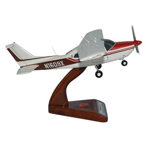 Cessna 210L Centurion Aircraft Model - View 4