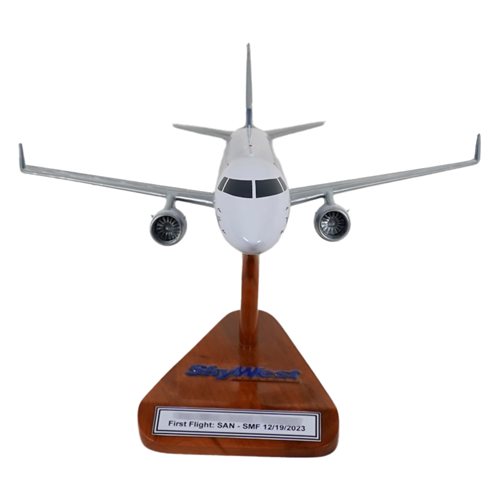 SkyWest Embraer 175 Custom Aircraft Model - View 3