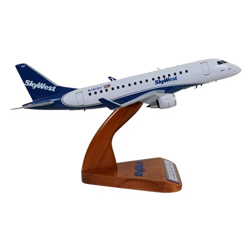 SkyWest Embraer 175 Custom Aircraft Model - View 4