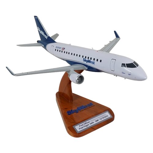 SkyWest Embraer 175 Custom Aircraft Model - View 5