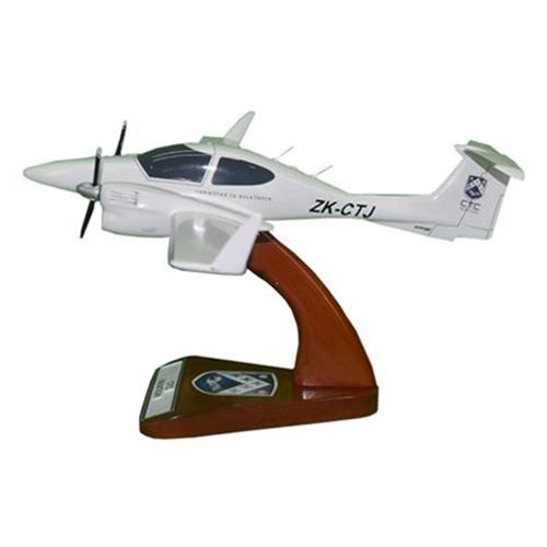 Diamond DA42 Twin Star Custom Aircraft Model - View 2