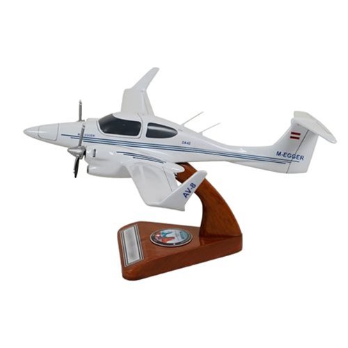 Diamond DA42 Twin Star Custom Aircraft Model - View 3