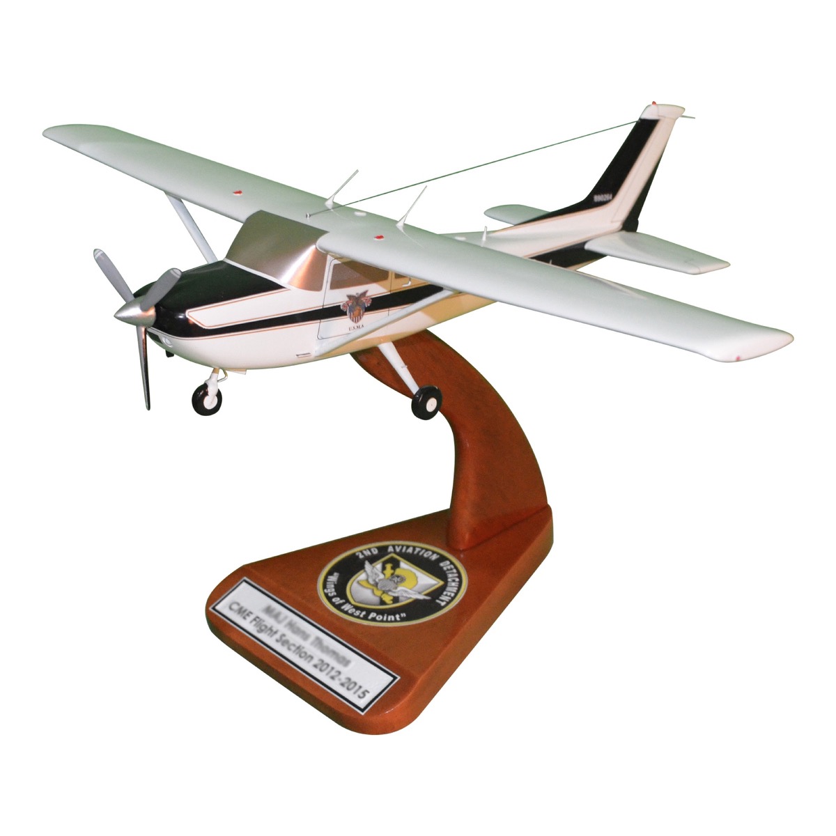 Aircraft Models Custom Wooden Airplane Desktop Models   Cessna 182r Model  Front Left  Benjamin Recia 1200w 